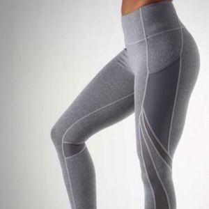 Gymshark Sleek Sculptured Cropped Mesh Legging